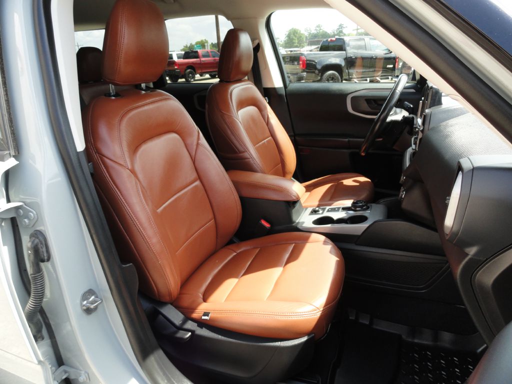 Photo 8 of this FORD BRONCO SPORT