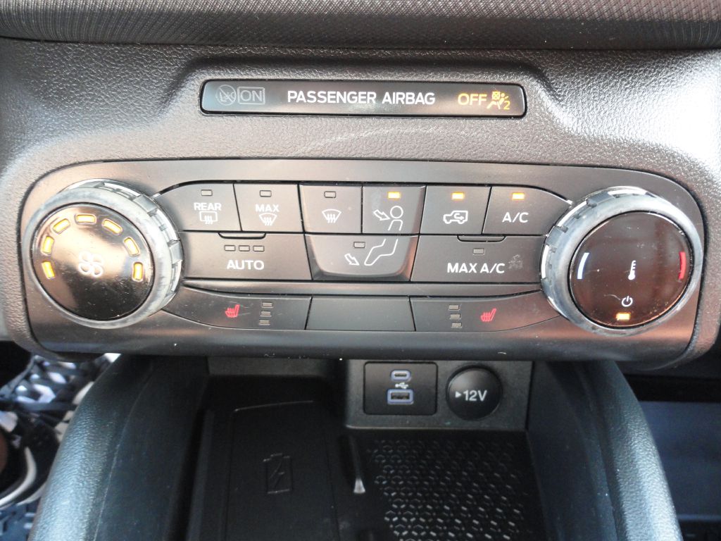 Photo 16 of this FORD BRONCO SPORT