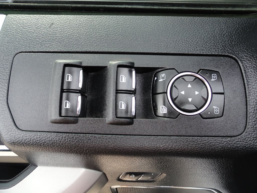 Photo 25 of this FORD F150