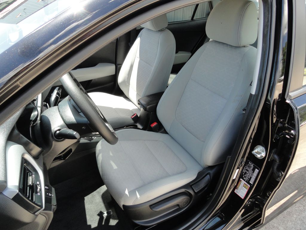 Photo 9 of this KIA RIO