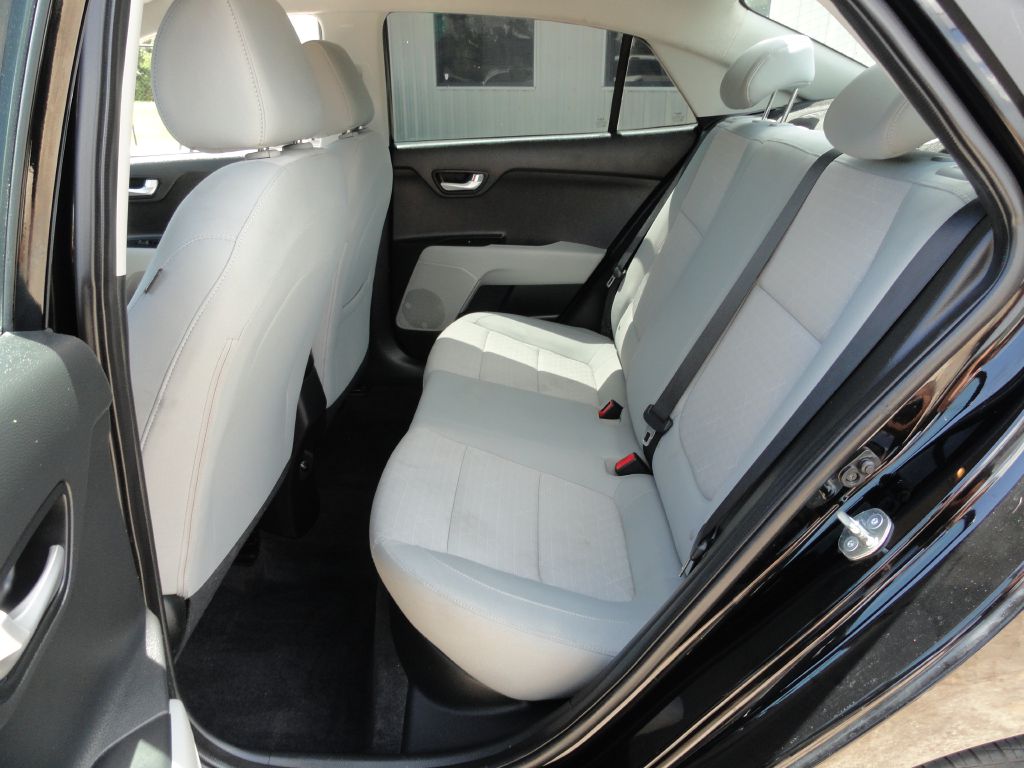 Photo 10 of this KIA RIO