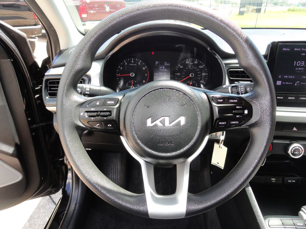 Photo 18 of this KIA RIO
