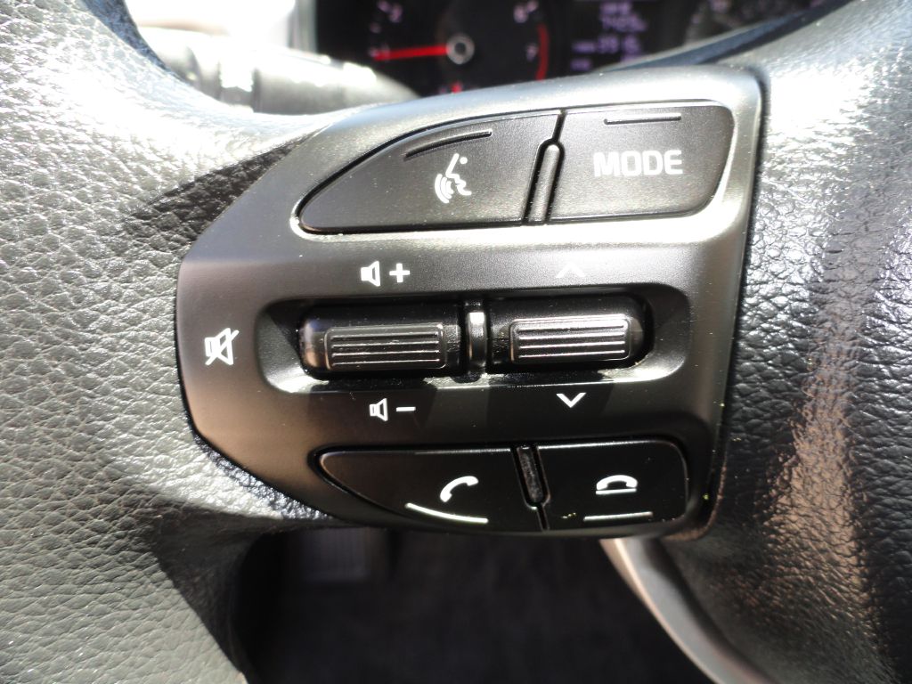 Photo 19 of this KIA RIO