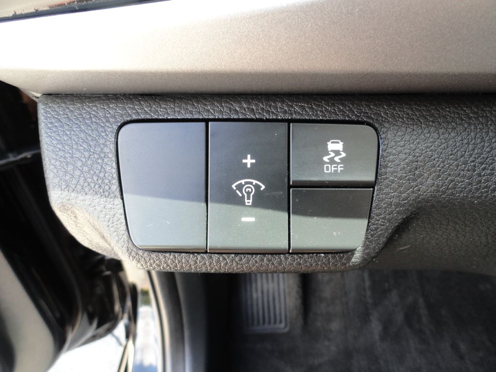 Photo 24 of this KIA RIO