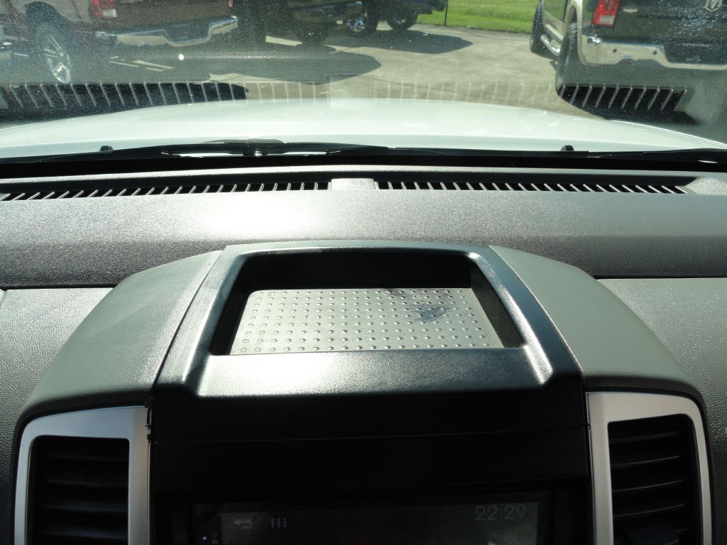 Photo 13 of this NISSAN FRONTIER