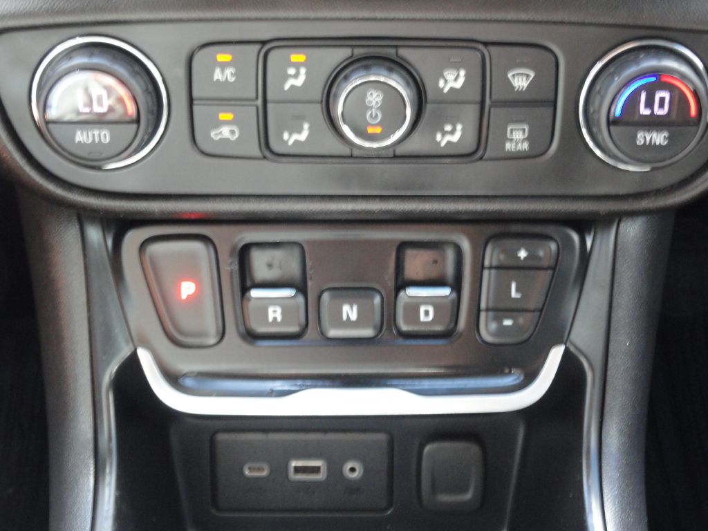 Photo 19 of this GMC TERRAIN