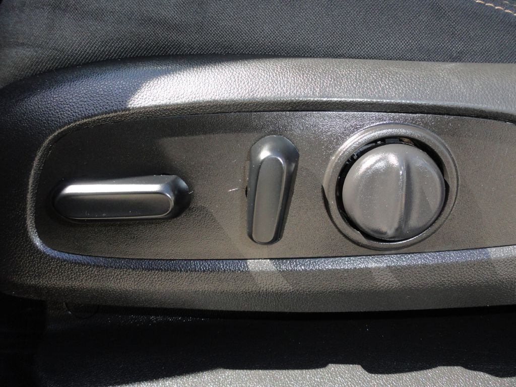 Photo 27 of this GMC TERRAIN