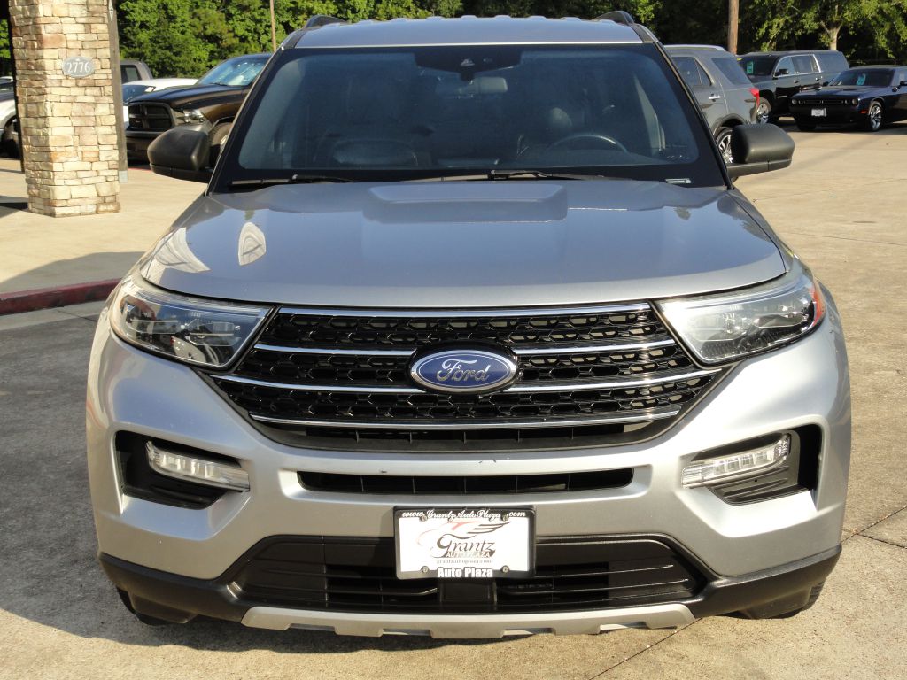 Photo 2 of this FORD EXPLORER