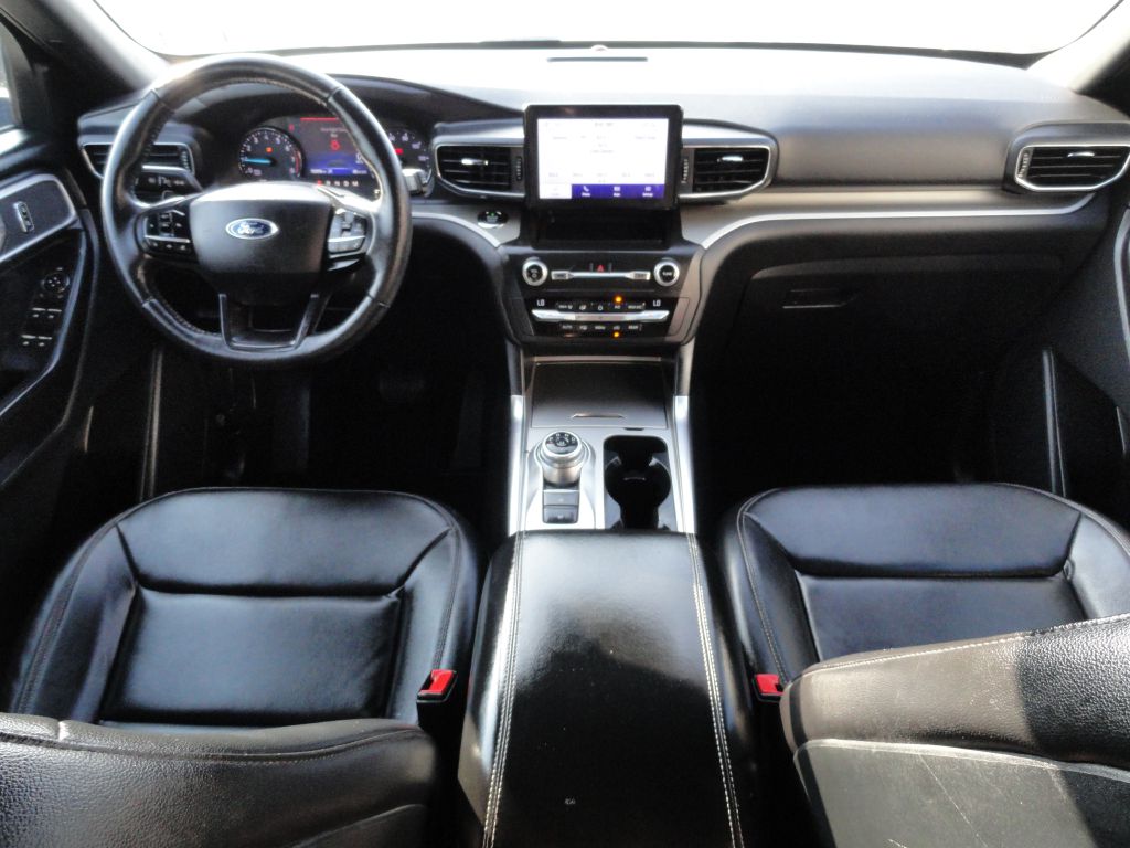 Photo 6 of this FORD EXPLORER