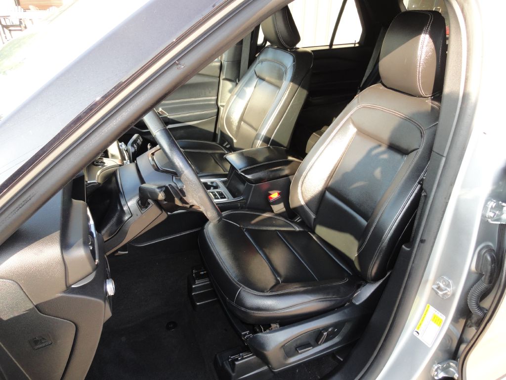 Photo 9 of this FORD EXPLORER