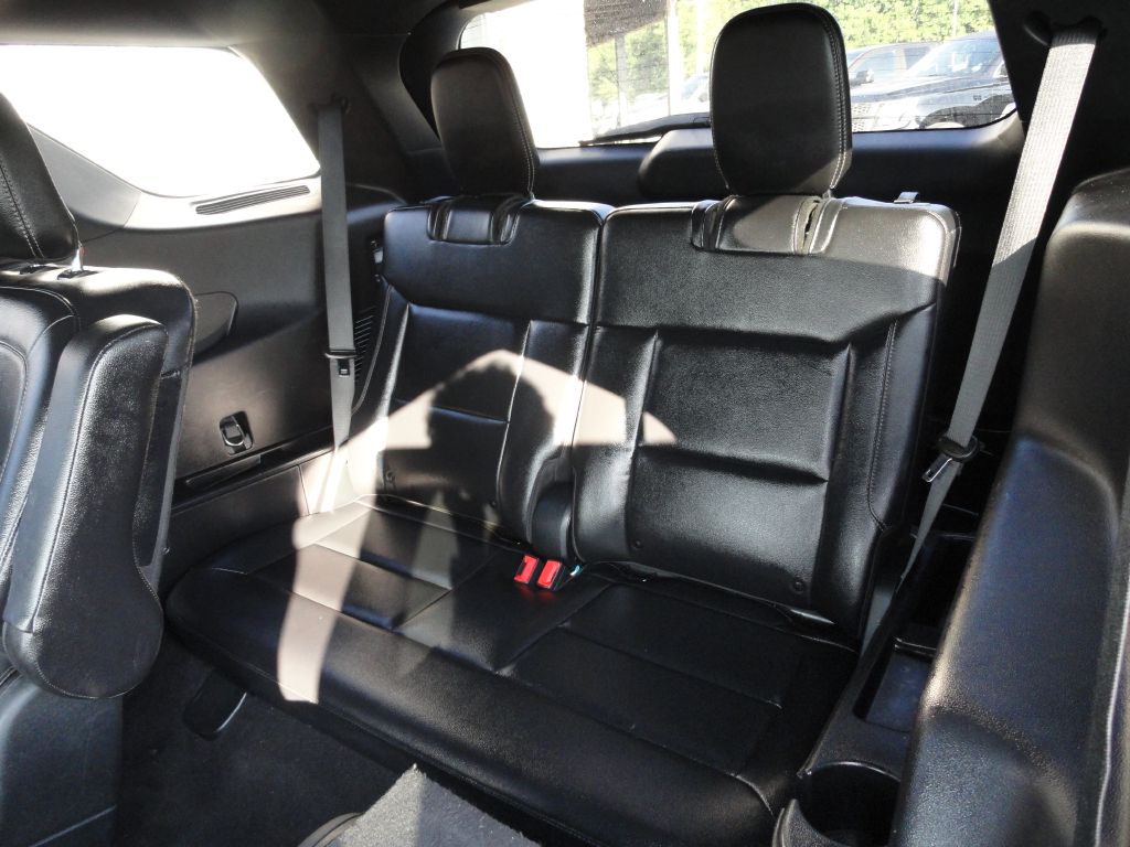 Photo 12 of this FORD EXPLORER