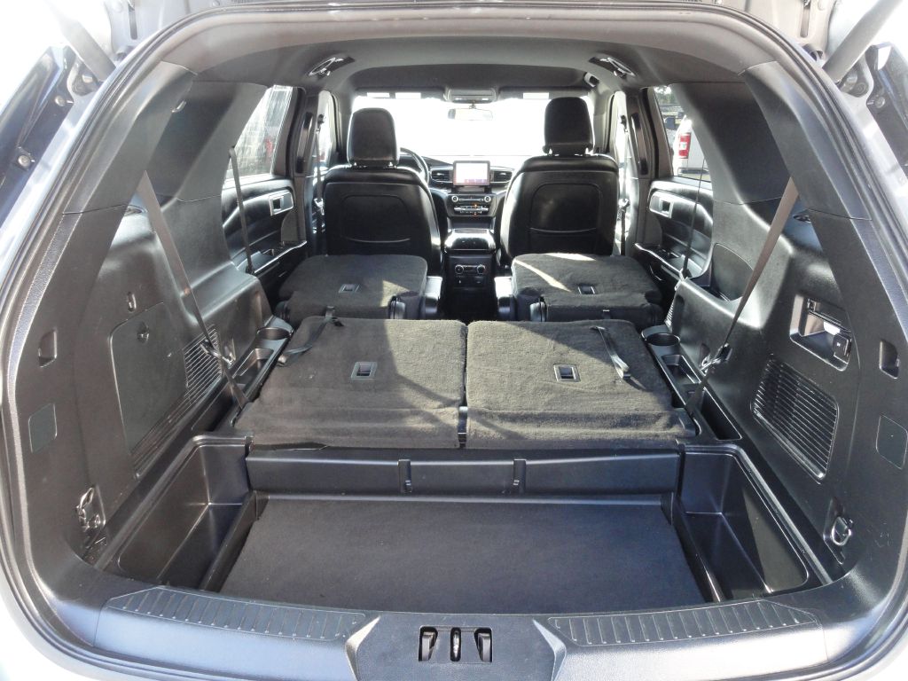 Photo 15 of this FORD EXPLORER