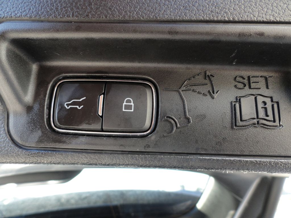 Photo 16 of this FORD EXPLORER