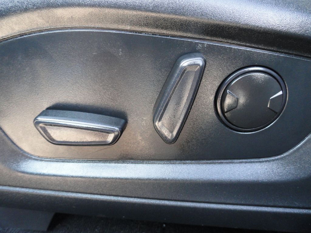 Photo 24 of this FORD EXPLORER