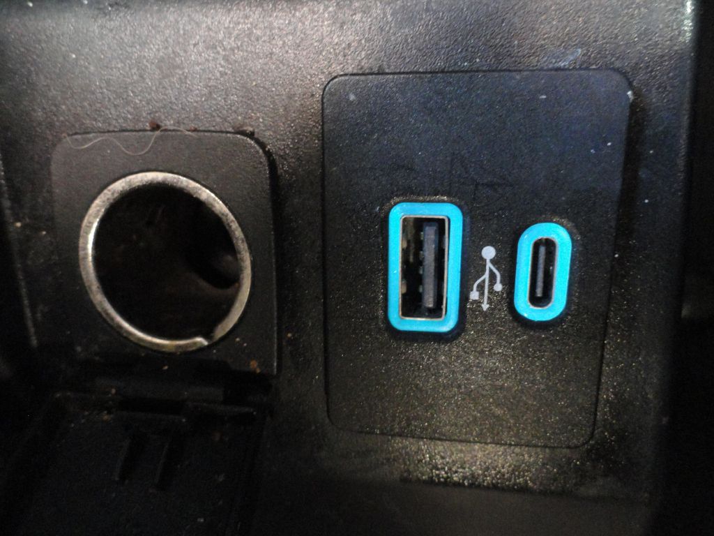 Photo 26 of this FORD EXPLORER