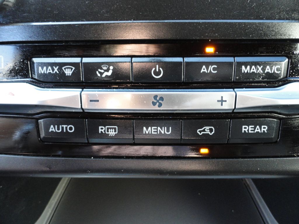 Photo 28 of this FORD EXPLORER
