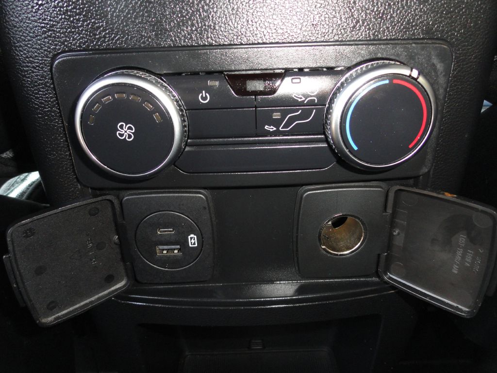 Photo 30 of this FORD EXPLORER