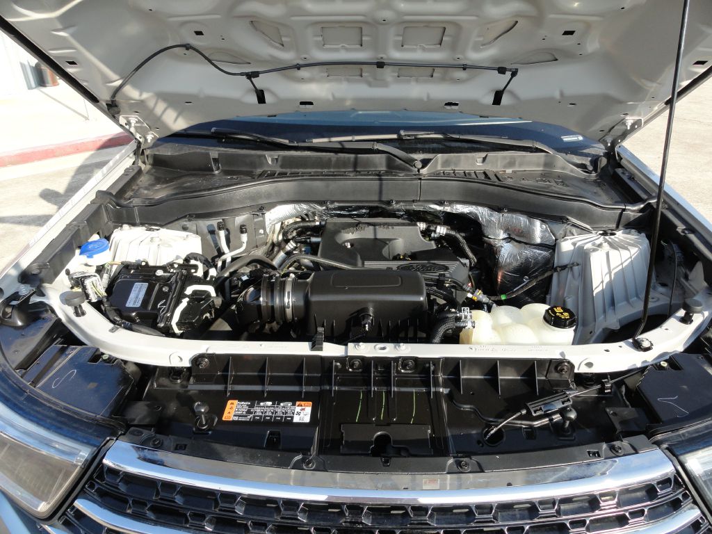 Photo 32 of this FORD EXPLORER