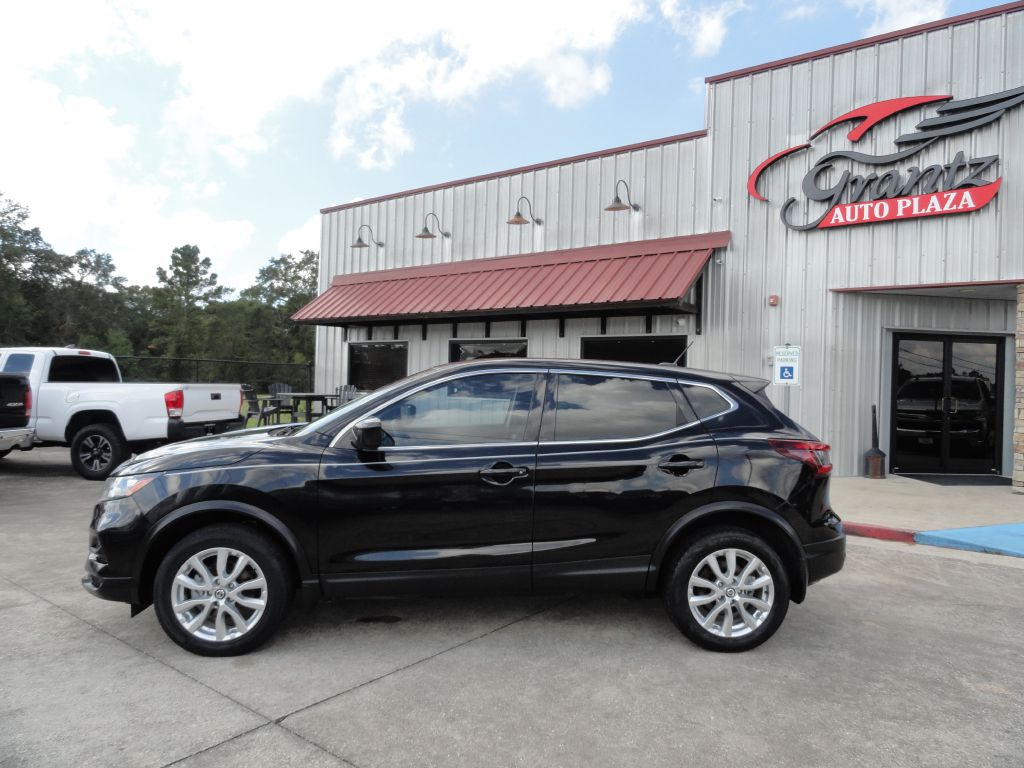 Photo 3 of this NISSAN ROGUE SPORT