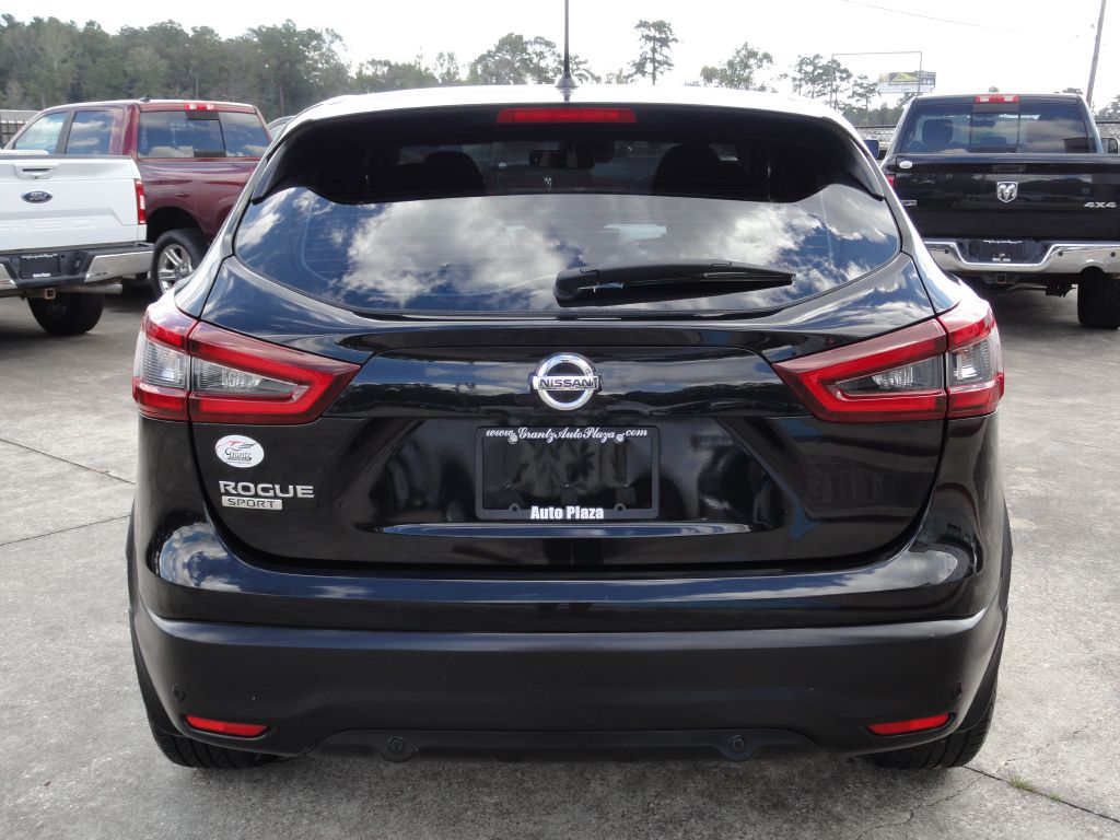 Photo 4 of this NISSAN ROGUE SPORT