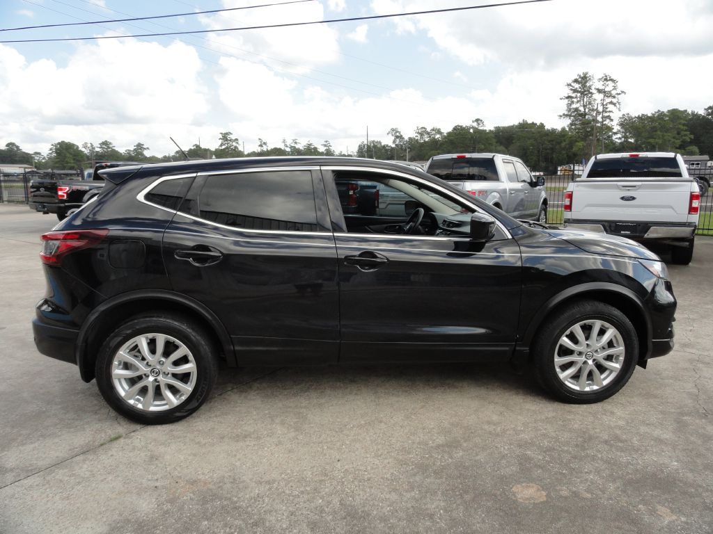 Photo 5 of this NISSAN ROGUE SPORT