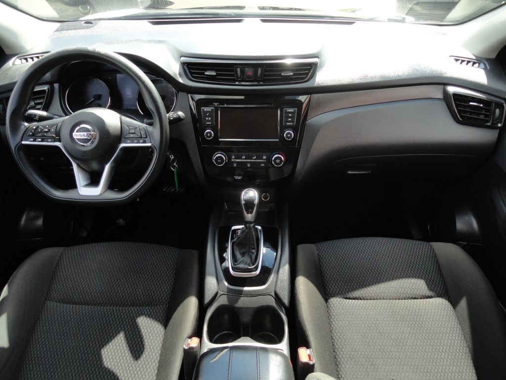 Photo 6 of this NISSAN ROGUE SPORT