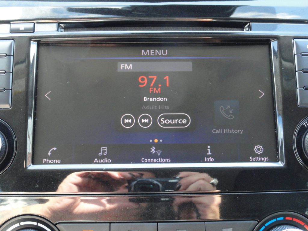 Photo 15 of this NISSAN ROGUE SPORT