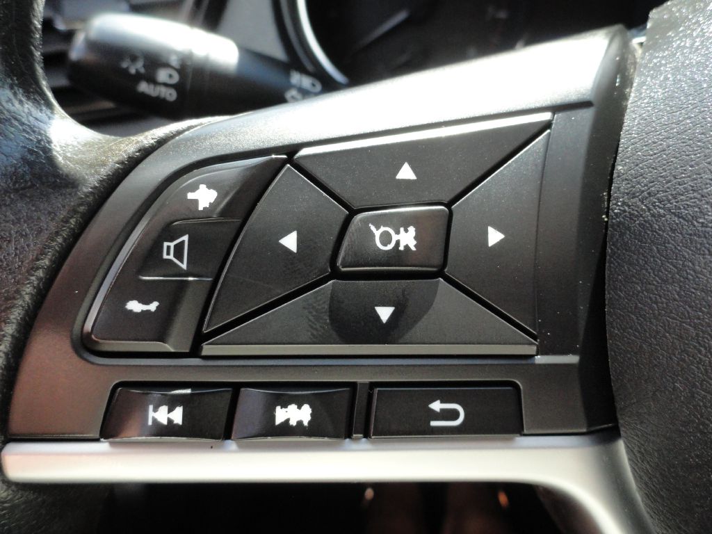 Photo 19 of this NISSAN ROGUE SPORT