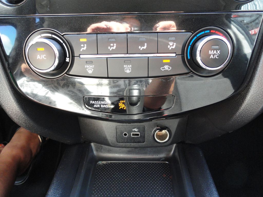 Photo 20 of this NISSAN ROGUE SPORT
