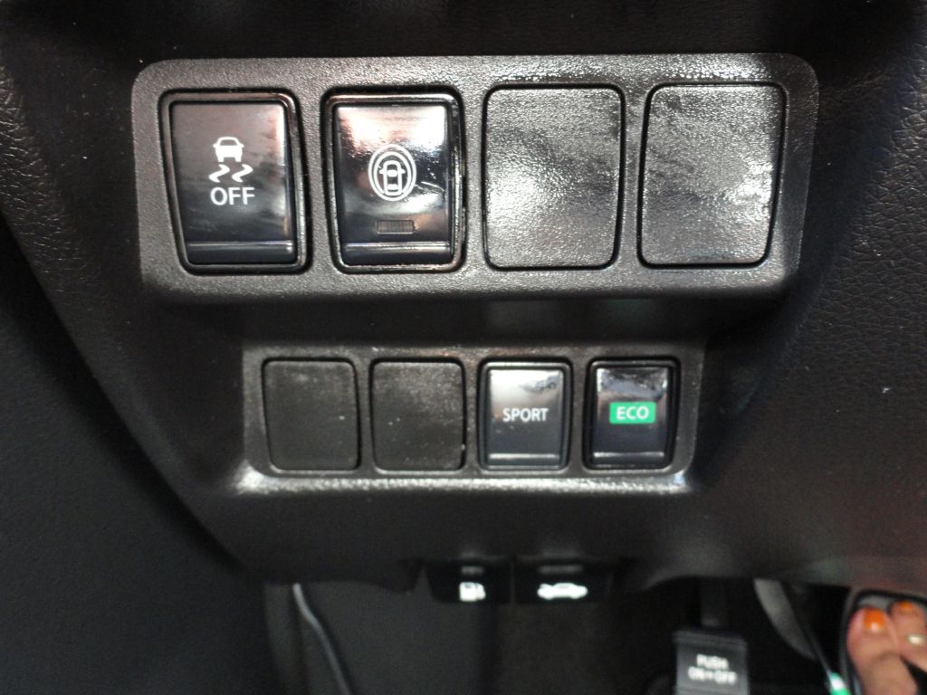 Photo 21 of this NISSAN ROGUE SPORT