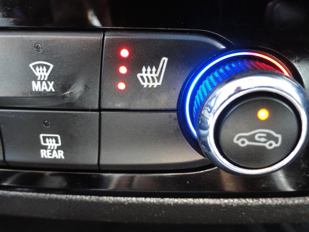 Photo 28 of this BUICK ENCLAVE