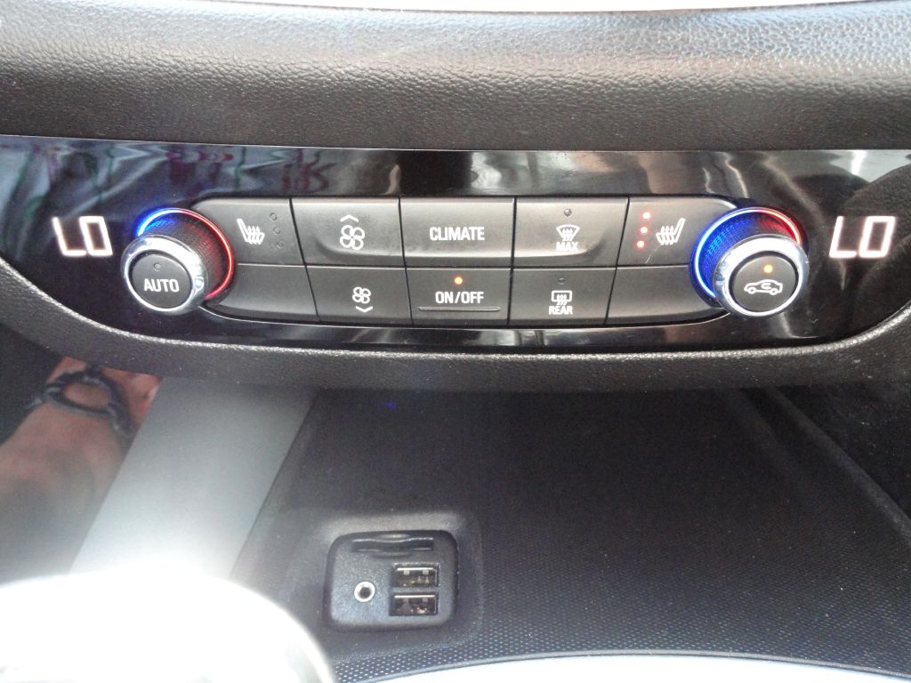 Photo 29 of this BUICK ENCLAVE