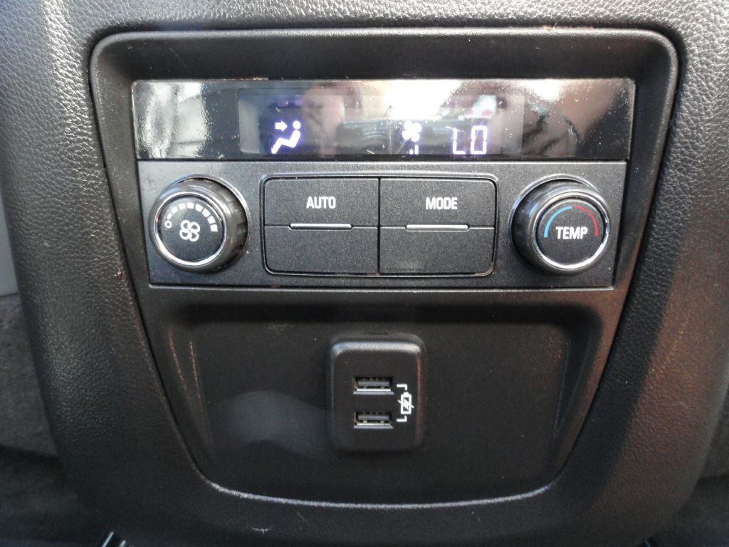 Photo 33 of this BUICK ENCLAVE