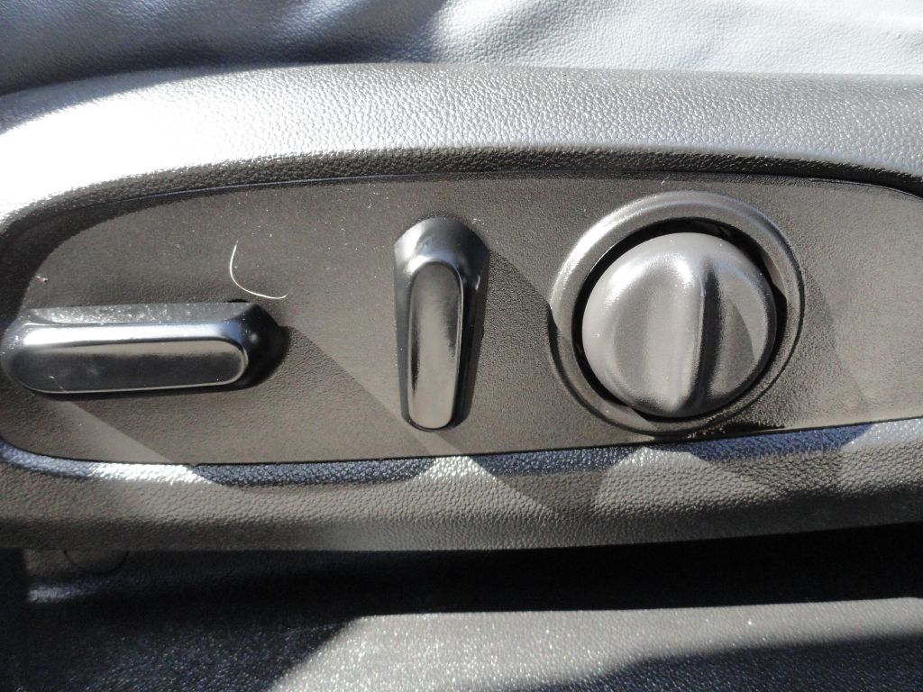 Photo 35 of this BUICK ENCLAVE