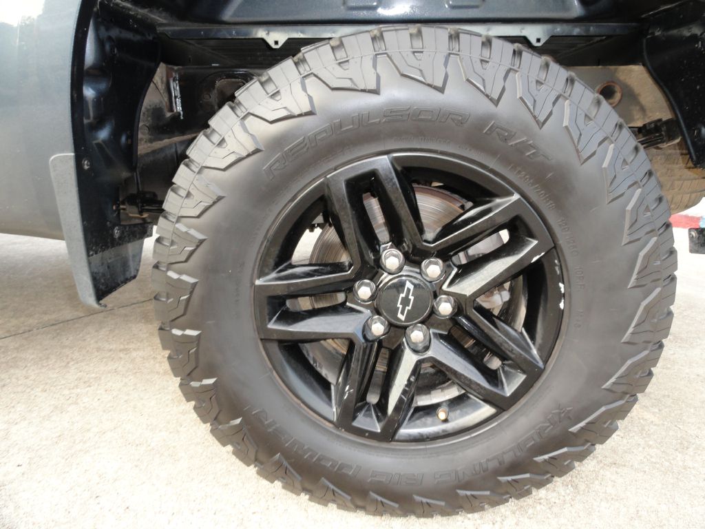 Photo 22 of this CHEVROLET SILVERADO LTD 1