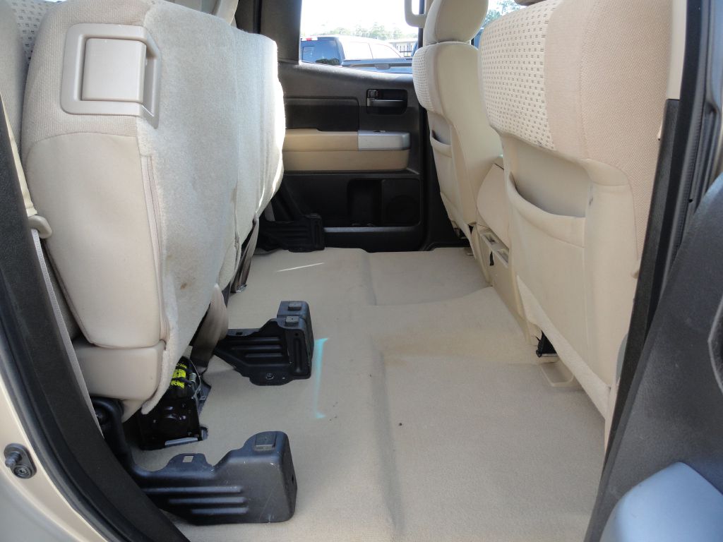 Photo 10 of this TOYOTA TUNDRA