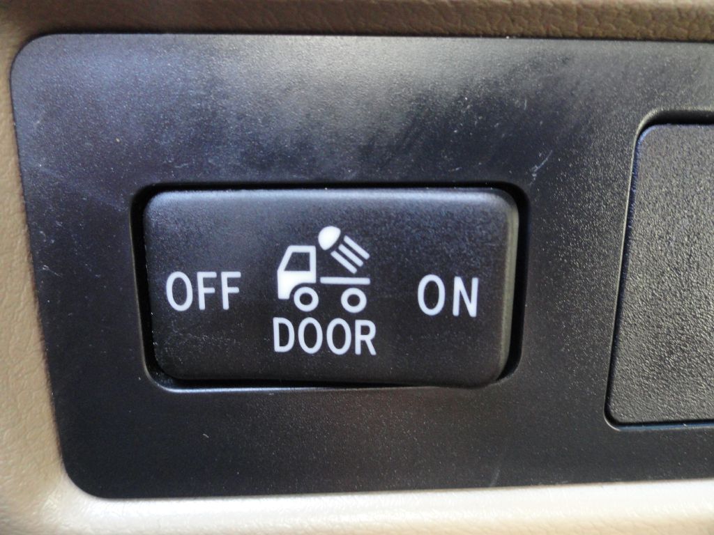 Photo 21 of this TOYOTA TUNDRA
