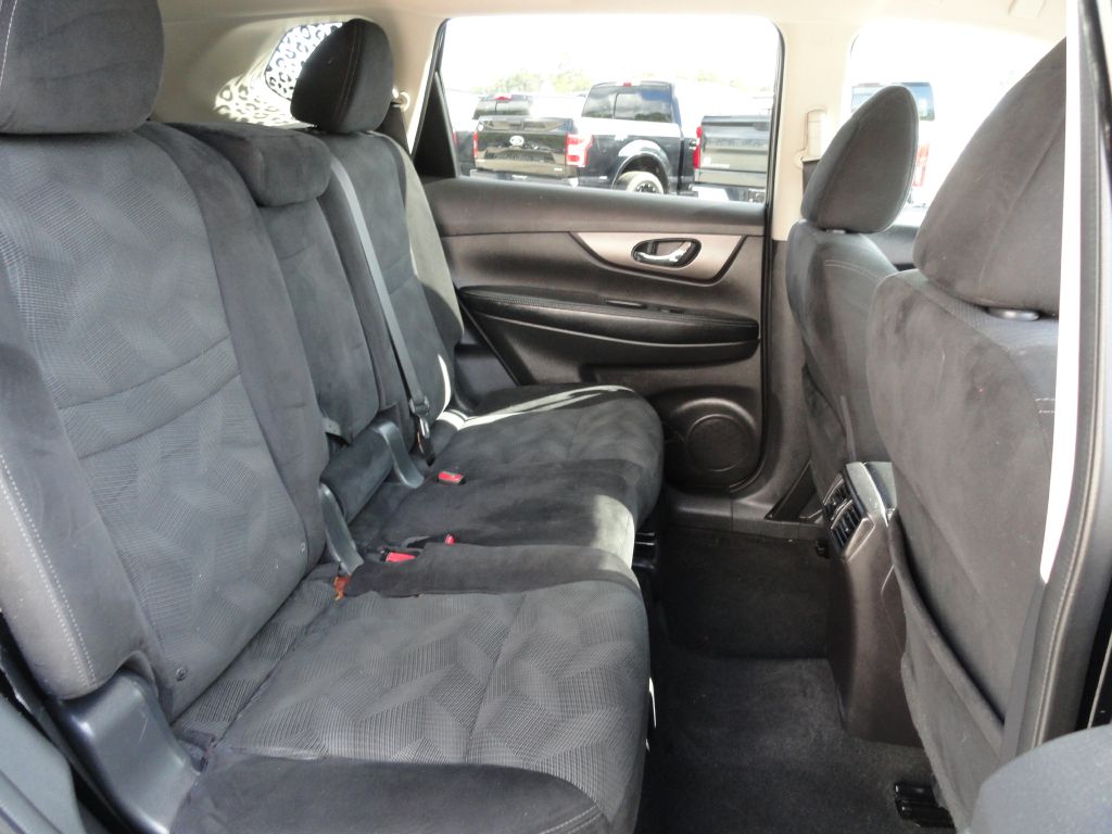 Photo 8 of this NISSAN ROGUE