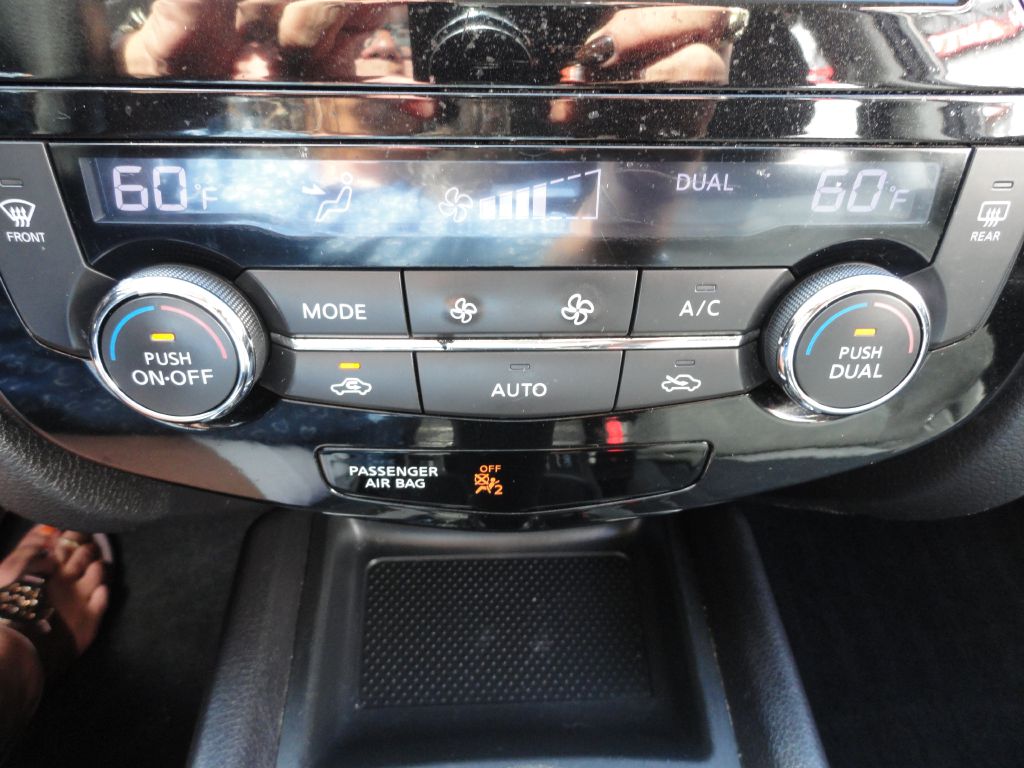 Photo 23 of this NISSAN ROGUE