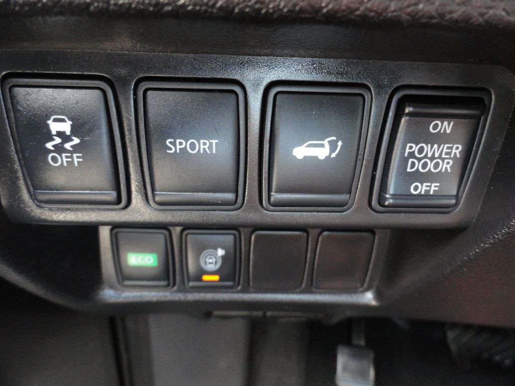 Photo 24 of this NISSAN ROGUE