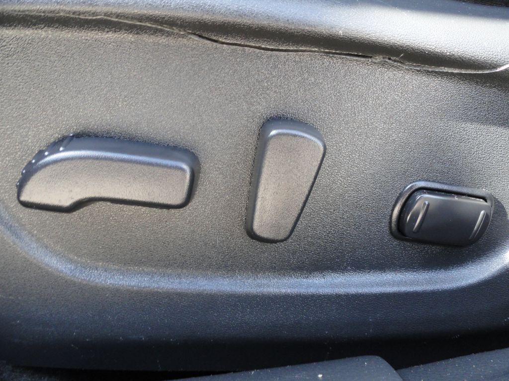 Photo 27 of this NISSAN ROGUE