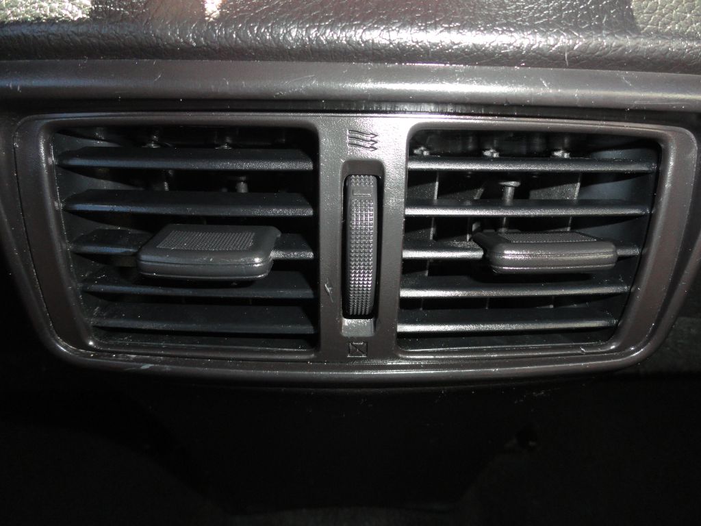 Photo 30 of this NISSAN ROGUE