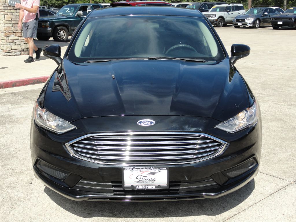 Photo 2 of this FORD FUSION