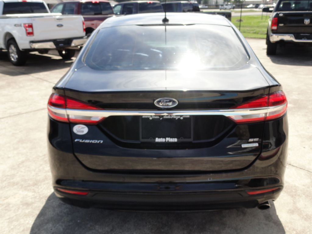 Photo 4 of this FORD FUSION
