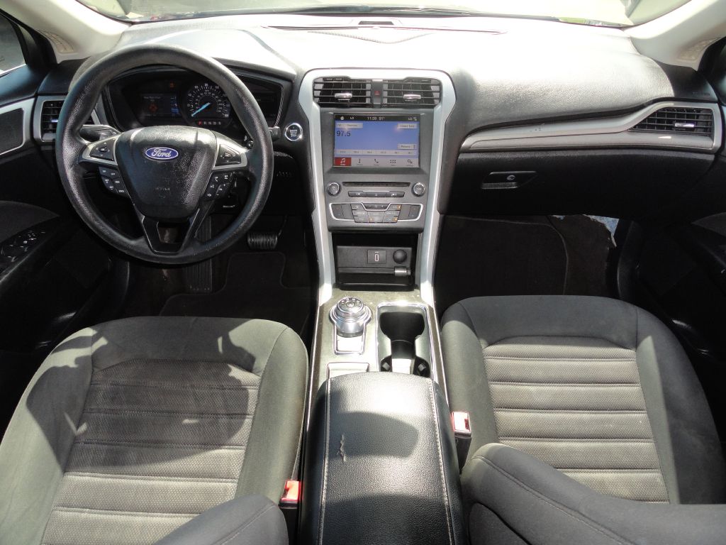Photo 6 of this FORD FUSION