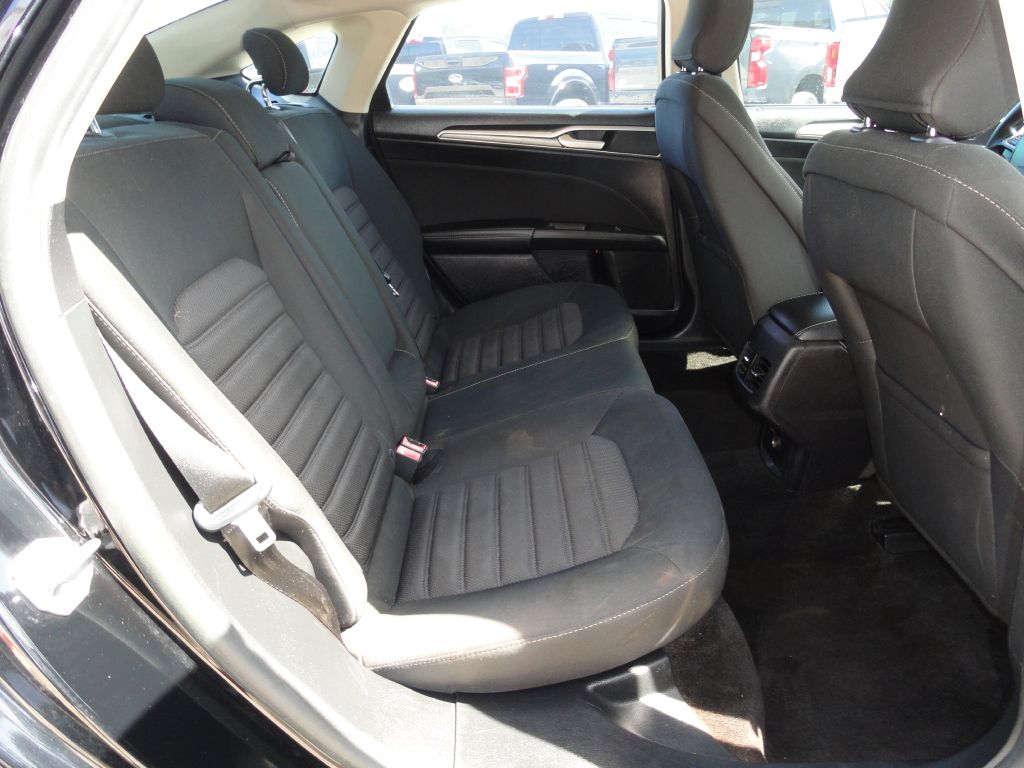 Photo 7 of this FORD FUSION
