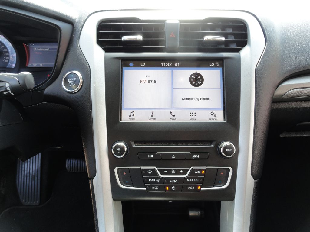 Photo 12 of this FORD FUSION