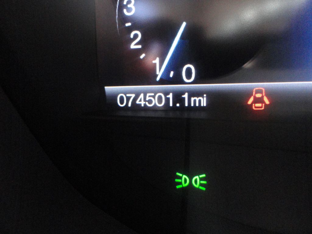 Photo 14 of this FORD FUSION