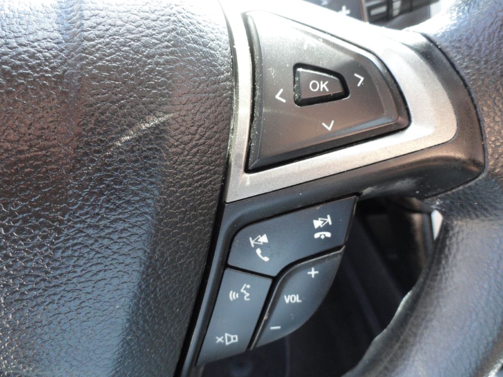 Photo 17 of this FORD FUSION