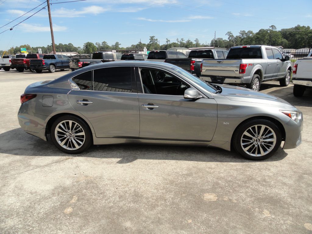 Photo 5 of this INFINITI Q50